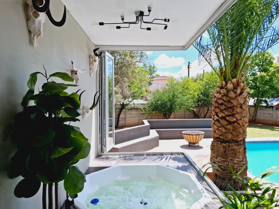 5 Bedroom Property for Sale in Rayton Free State